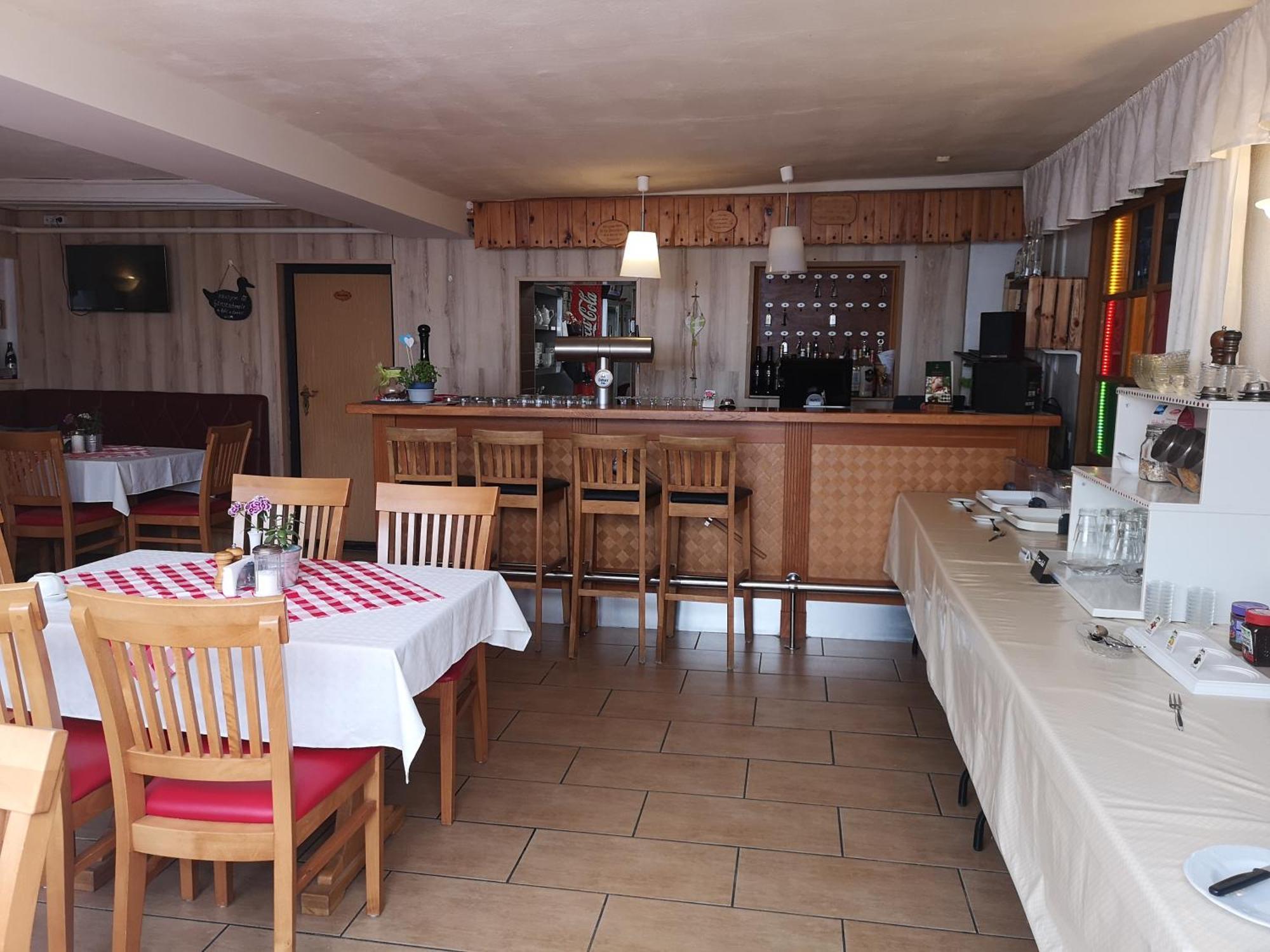 Uschi'S Gasthof Neuendorf  ภายนอก รูปภาพ