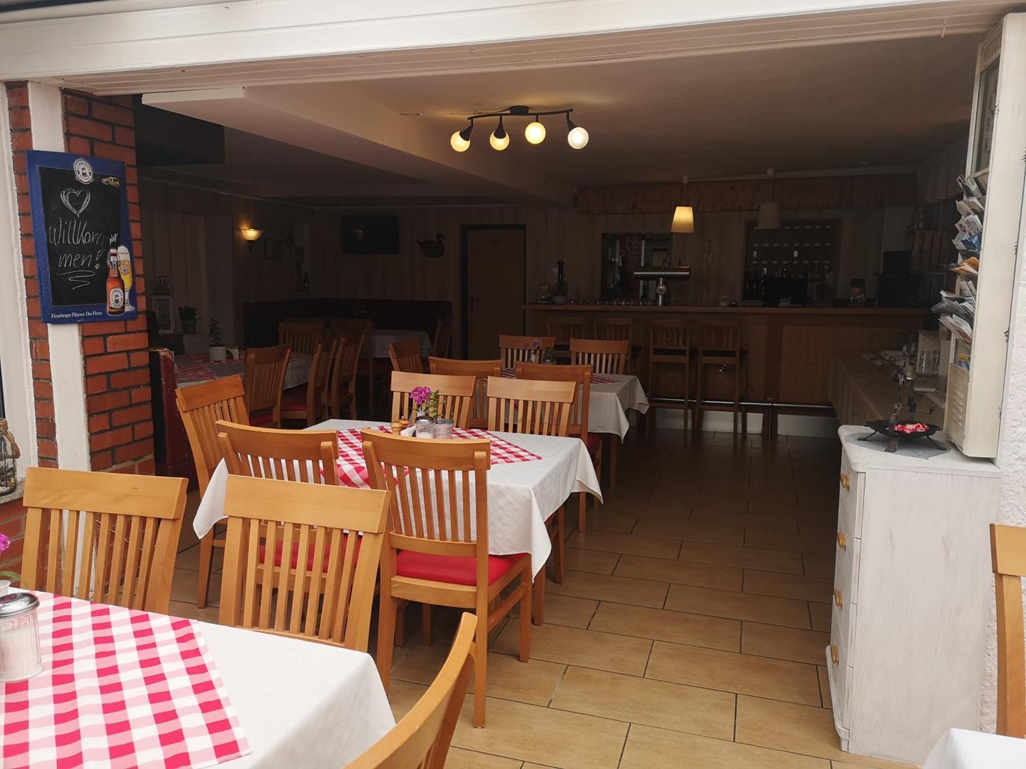 Uschi'S Gasthof Neuendorf  ภายนอก รูปภาพ